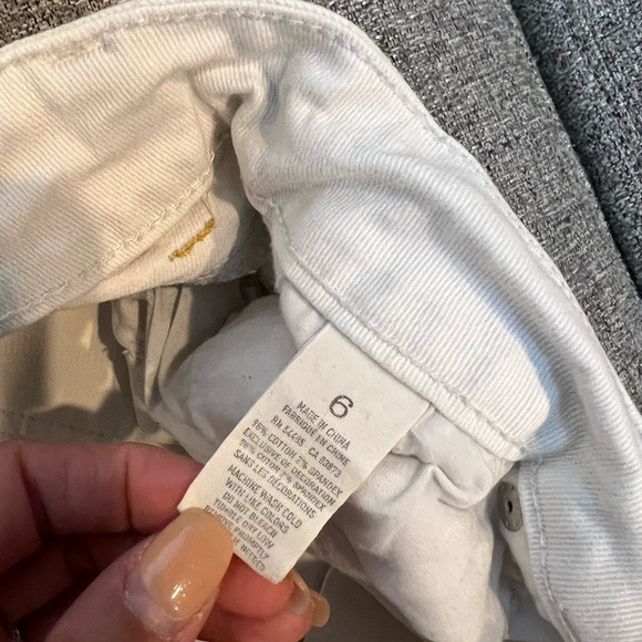 AEO White Distressed Shorties - Picture 3 of 3